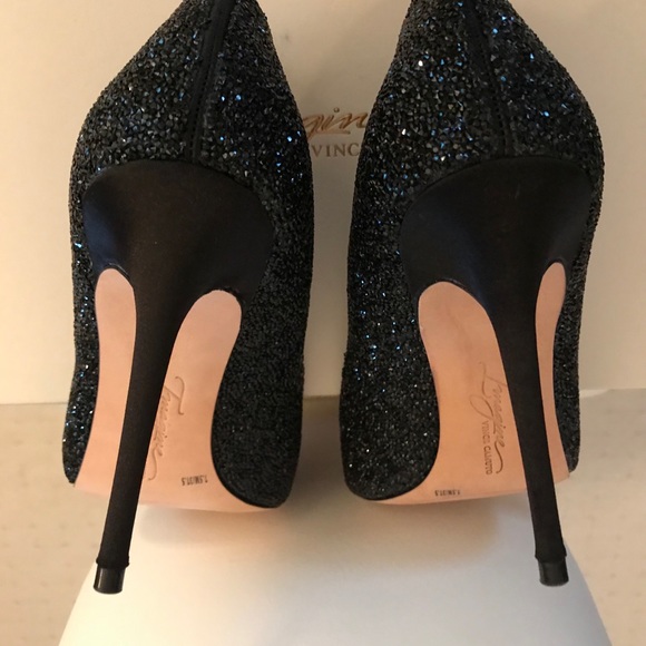 Shoes - Picture 5 of 6